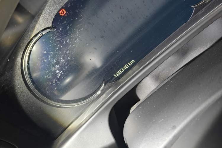 Used Cadillac CT6 2021 28T Luxury Version Odometer Close Up