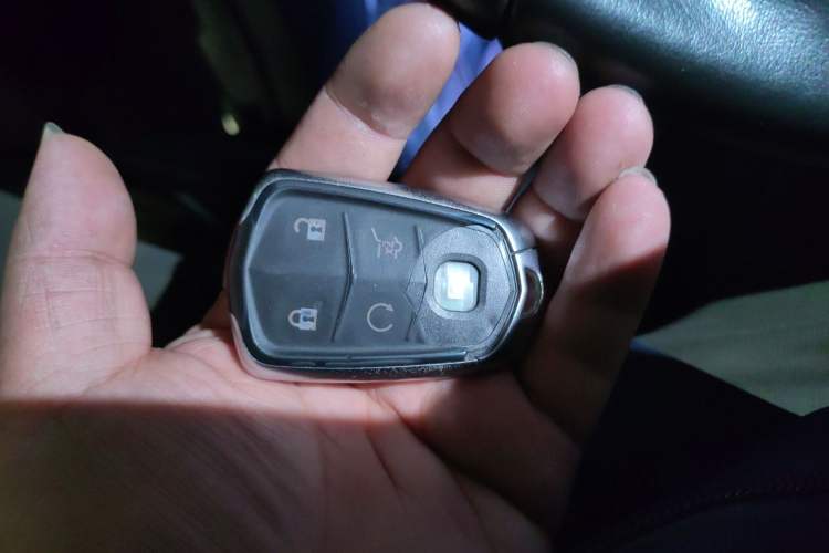 Used Cadillac XT5 2018 25T Luxury Model Vehicle Key