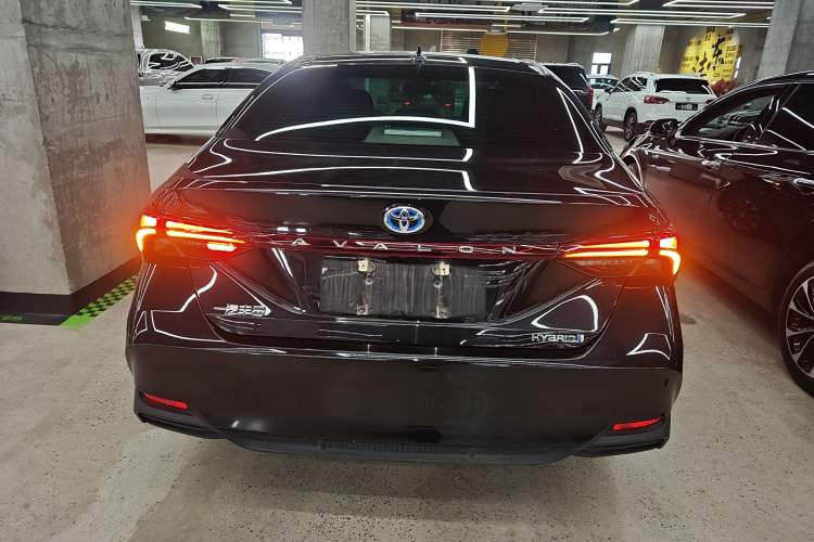 Used Toyota Avalon 2023 Dual-Engine 2.5L Luxury Edition