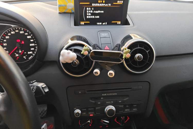 Used Audi A1 2014 30 TFSI Technology Edition Audio And AC Panel