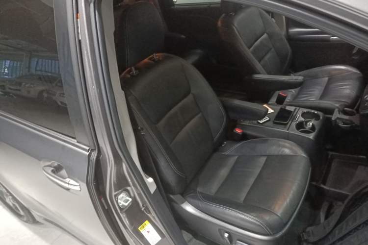 Used Toyota Sienna (Parallel Import) 2015 3.5L Automatic 7-Seater Parallel Import