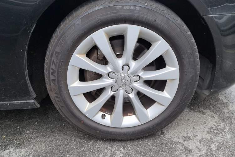 Used Audi A6L 2012 30 FSI Comfort Model Right Front Wheel Hub