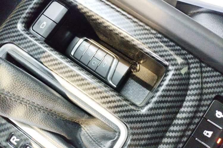 Used GAC Trumpchi GS8 2017 320T Two-Wheel Drive Luxury Smart Connectivity Version (7 Seats)