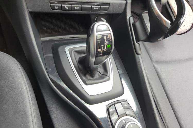 Used BMW X1 2015 sDrive18i Leading Edition
