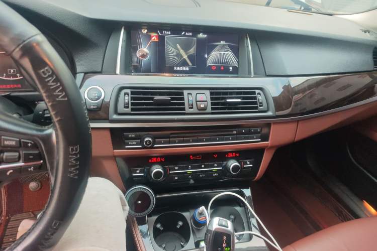 Used BMW 5 Series 2017 525Li Leading Model Audio And AC Panel