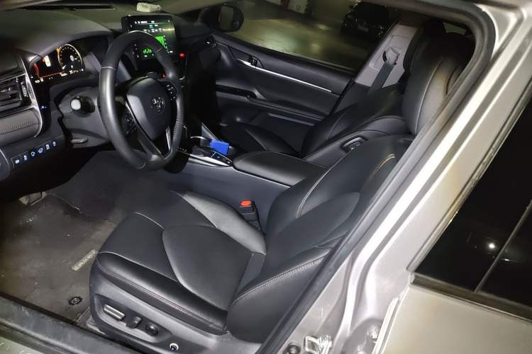 Used Toyota Camry 2021 2.5G Luxury Edition
