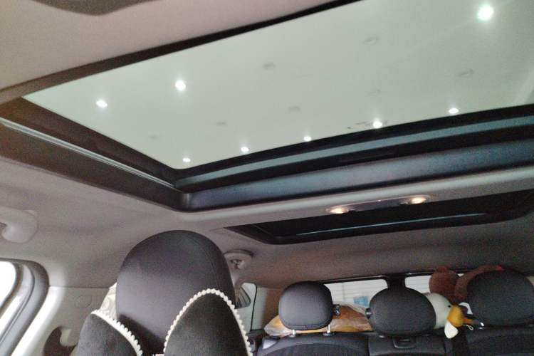 Used MINI Clubman 2023 Refresh 1.5T COOPER Connoisseur