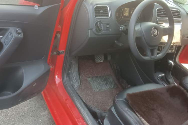 Used Volkswagen Polo 2014 1.4L Automatic Comfort Edition