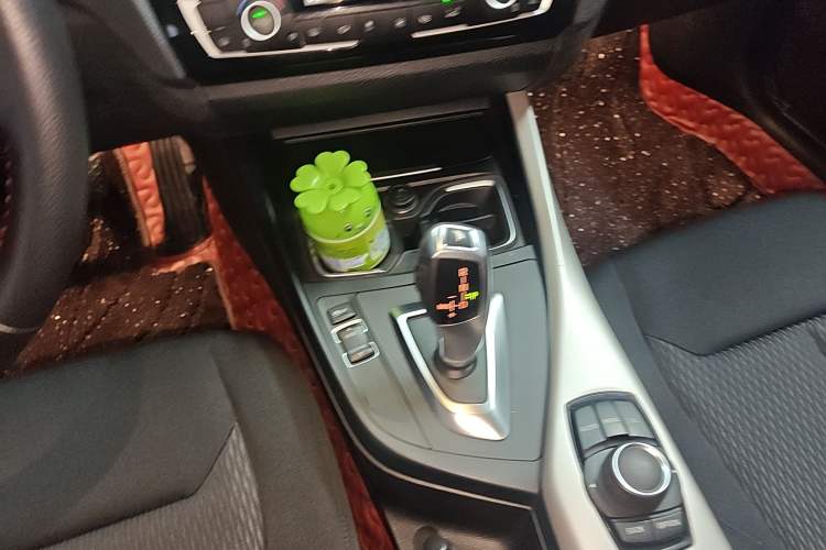 Used BMW 1 Series 2015 120i Leading Model Gear Lever