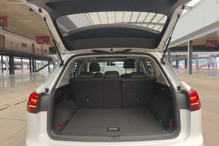 Used Volkswagen Tayron 2020 330TSI Two-Wheel Drive Luxury Smart Connectivity Version Trunk