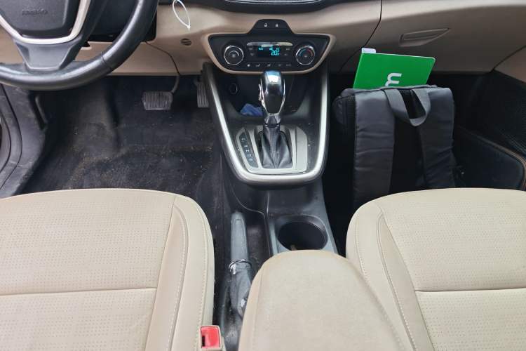 Used Ford Escort 2015 1.5L Automatic Fashion Model
