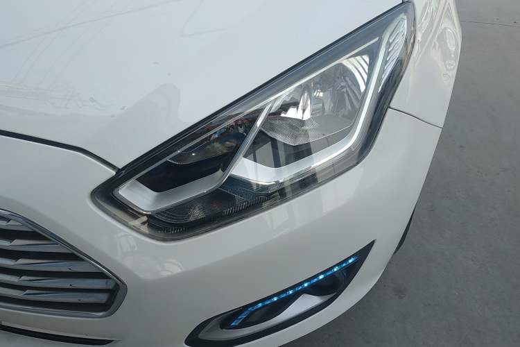 Used Ford Escort 2015 1.5L Manual Comfort Model