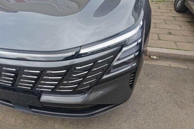 Used CHANGAN CS75 PLUS 2025 4th Generation 1.5T New Blue Whale Smart Luxury Edition
