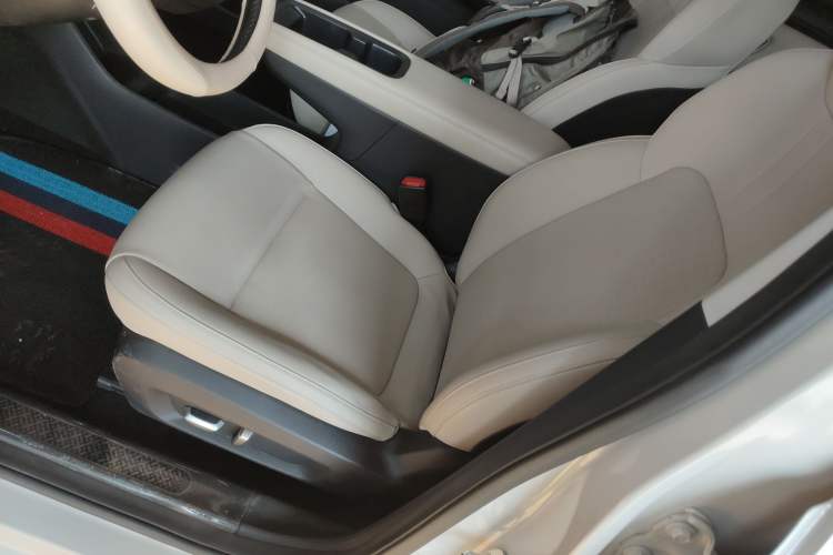 Used Wuling Bingo PLUS 2024 330 km Range Five-Seater Version