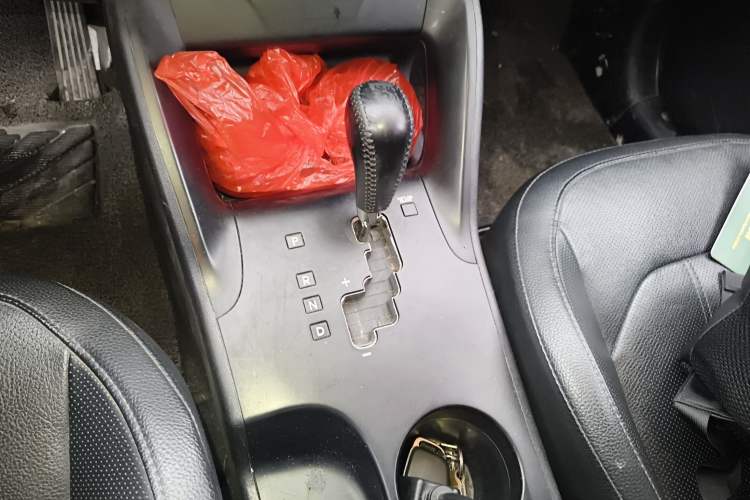 Used Hyundai ix35 2013 2.0L Automatic Two-Wheel Drive Smart GLS China IV Standard