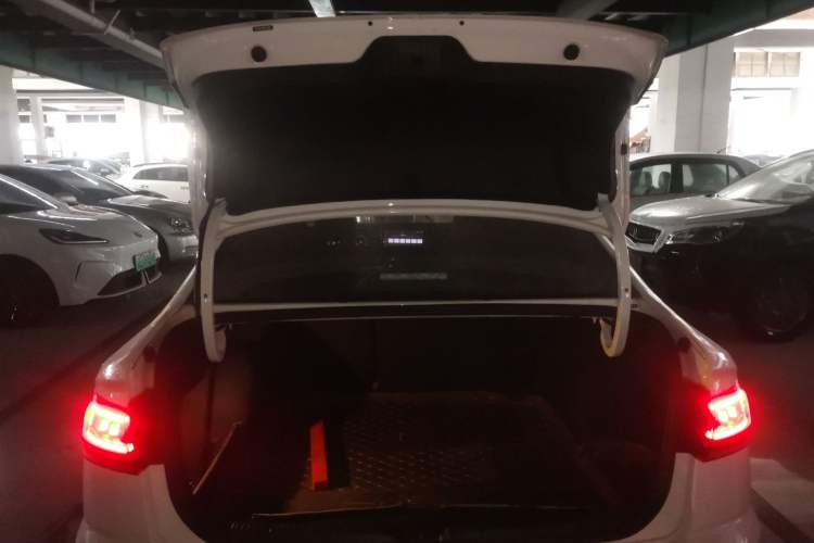 Used Volkswagen Bora 2023 200TSI DSG YueXing PRO Edition Trunk