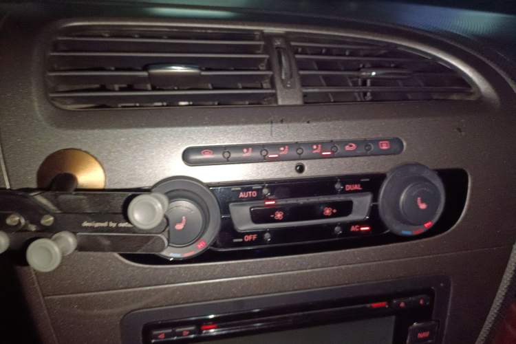 Used Seat LEON 2012 2.0 TSI CUPRA
