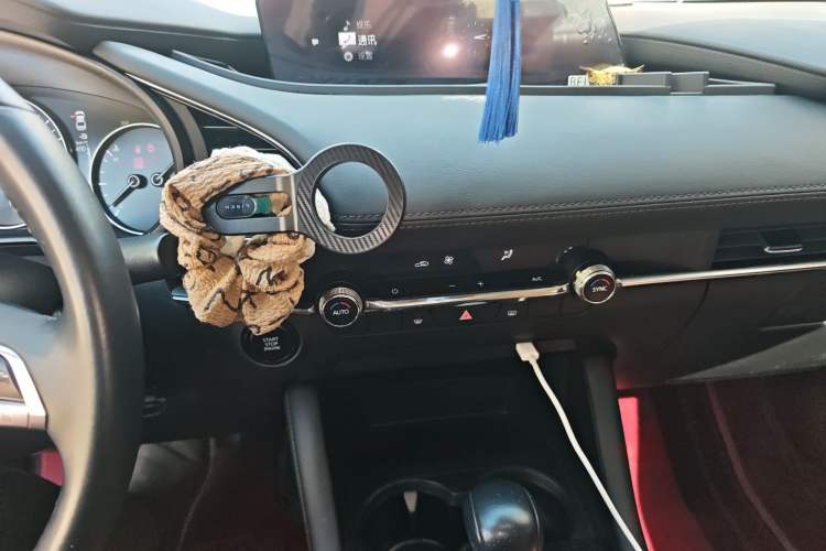 Used Mazda 3 Axela 2020 2.0L Automatic Zhiya Edition Audio And AC Panel