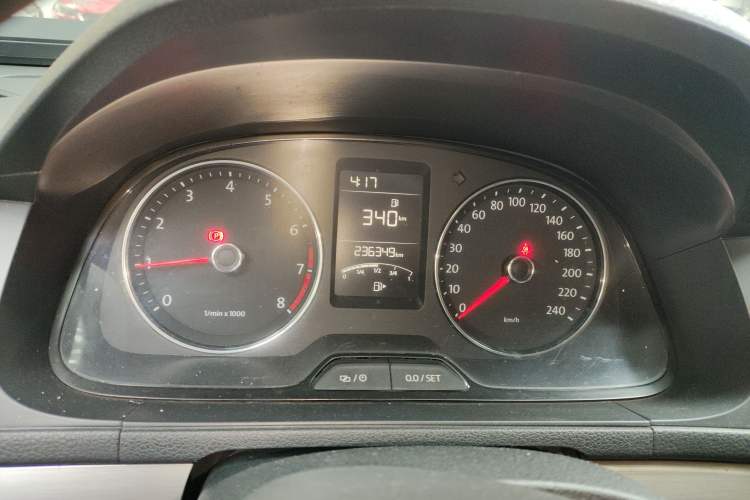 Used Volkswagen Lavida 2013 Restyled Classic 1.6L Manual Comfort Edition
