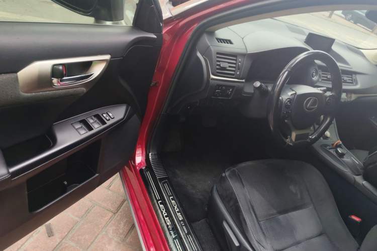 Used Lexus CT 2014 CT200h Comfort Edition Monochrome
