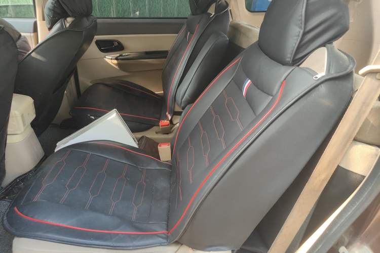 Used Wuling Hongguang 2015 1.5L S1 Standard China V-Emission Standards Left Rear Seat