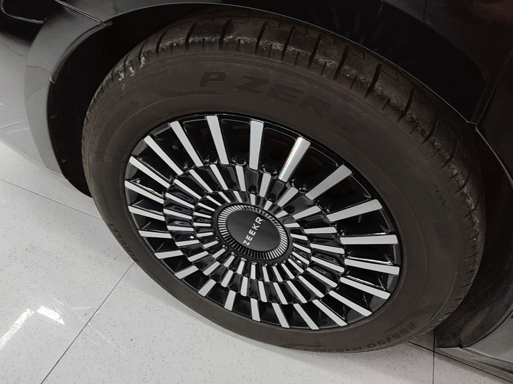 Zeekr 009 2024 Six-Seat Executive Version 4WD 108 kWh — снимка 11