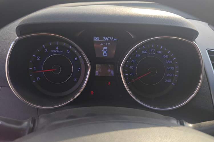 Used Hyundai Elantra (5th Generation / Langdong) 2015 1.6L Manual Leading Model
