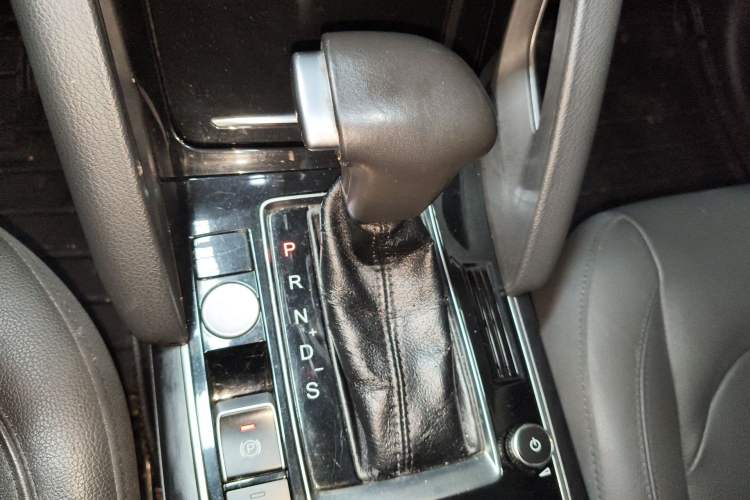 Used BORGWARD BX7 2016 28T Two-Wheel Drive Luxury Version 5 Seats
