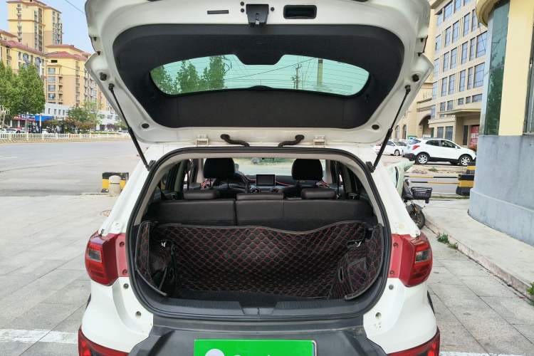 Used BAIC Senova X25 2015 1.5L Manual Elite Edition Trunk