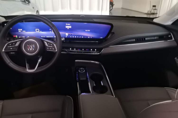 Used Buick E5 2025 Model 620KM Prestige Edition