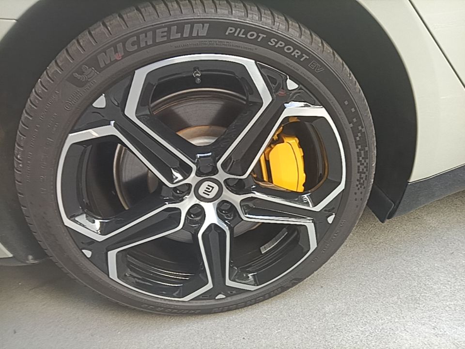 Xiaomi Auto SU7 2024 Rear-Drive Ultra-Long Range Advanced Pro-Level Intelligent Driving Version — снимка 11