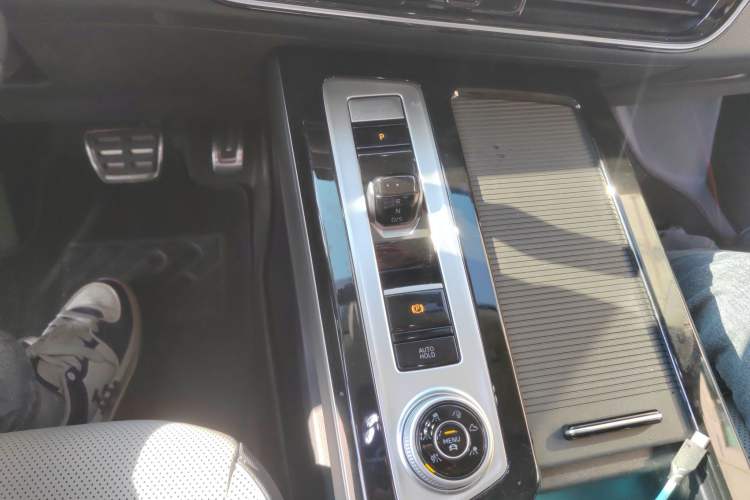 Used Volkswagen Tavendor 2023 380TSI Four-Wheel Drive R-Line Cruise Edition
