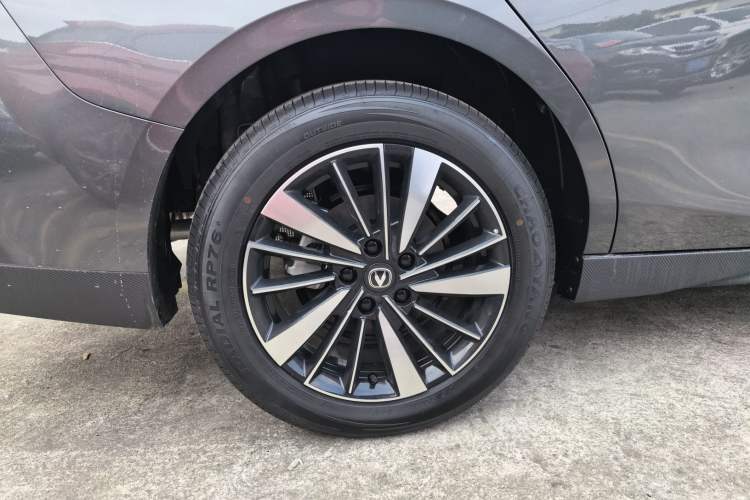 Used Changan Eado PHEV 2025 Smart New Blue Whale 145KM Battleship Edition