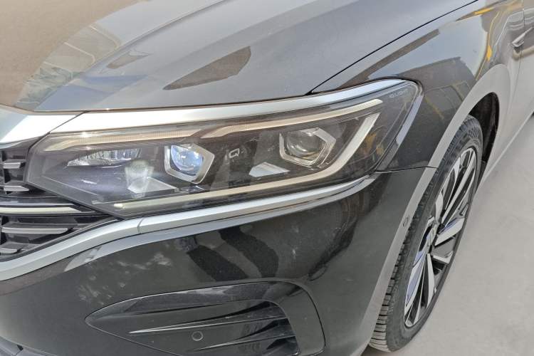 Used Volkswagen Passat 2023 Facelift 330TSI Luxury Edition
