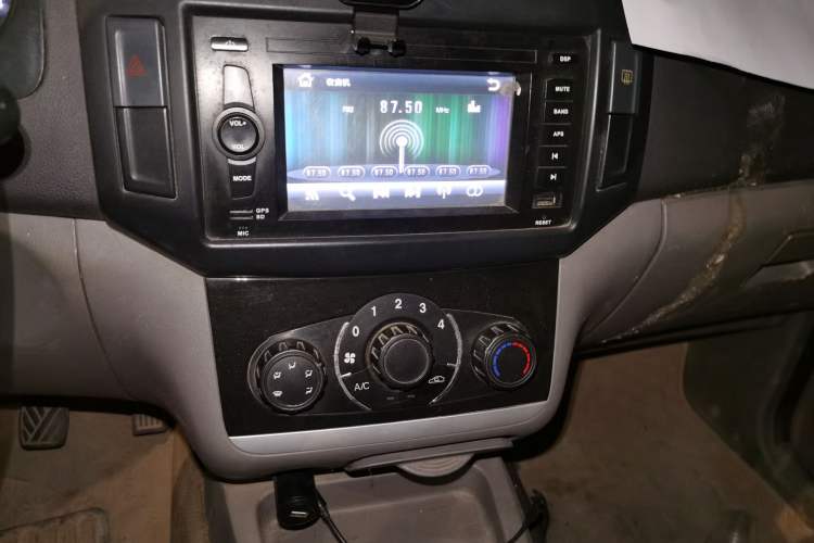 Used BAIC Weiwang M20 2014 1.5L Luxury Version BJ415B Audio And AC Panel