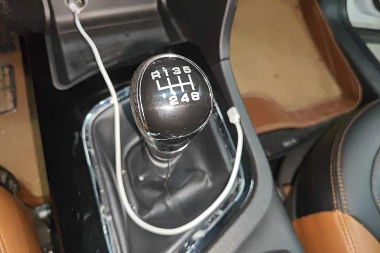 Used Soueast DX7 2015 1.5T Manual Luxury Model
