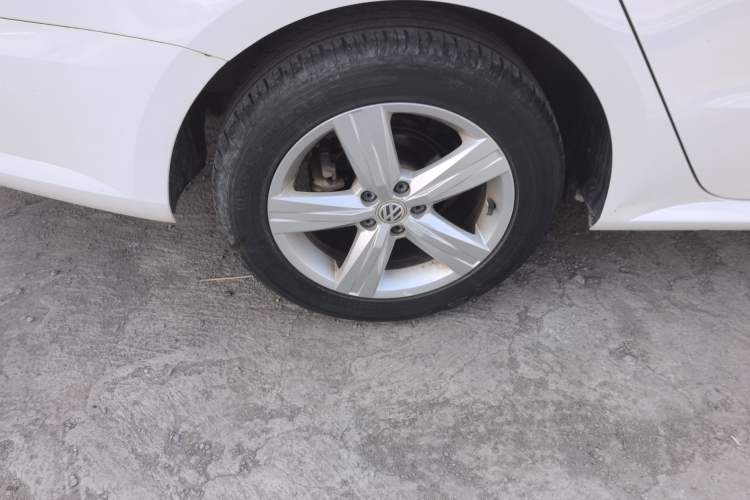 Used Volkswagen Lavida 2017 1.6L Manual Fashion Edition
