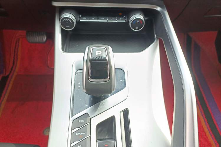 Used Geely Auto Coolray 2020 Facelift 240T DCT Hunter
