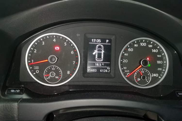 Used Volkswagen Tiguan 2017 300TSI Automatic Two-Wheel Drive Silk Road Luxury Edition Instrument Cluster