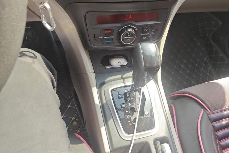 Used Dongfeng Aeolus L60 2015 1.8L Automatic New Enjoyment Model
