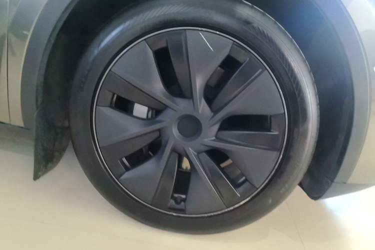 Used Tesla Model Y 2023 Rear-Wheel-Drive Version