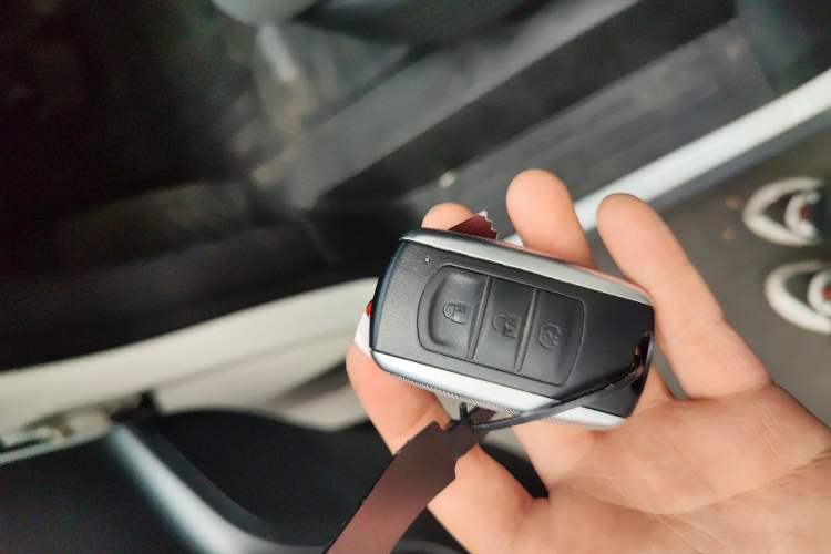 Used Ruichi EC75 2025 Intelligent Driving Ultra-Charging Version Pioneer II Type 50.1 kWh Interior 1