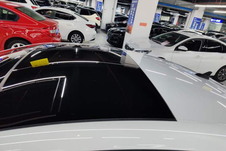 Used Volkswagen FAW-Volkswagen CC 2016 1.8TSI Luxury Model Roof