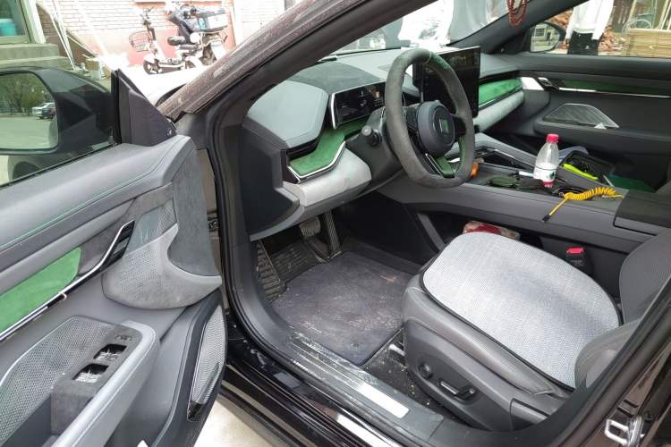 Used Zeekr 001 2023 WE Edition 100 kWh Driver Seat