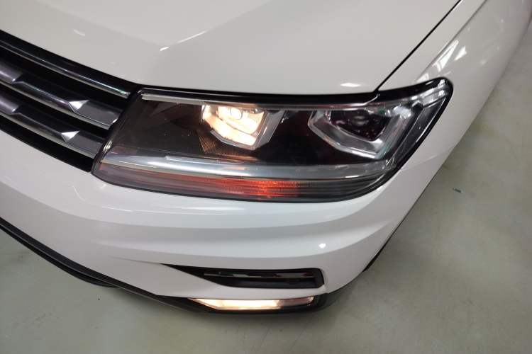 Used Volkswagen Tiguan L 2019 Revised 330TSI Automatic Two-Wheel Drive Smart & Luxury Edition China VI Standard
