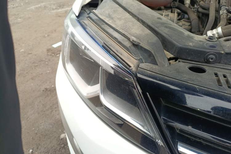 Used Volkswagen Lamando 2018 230TSI DSG Fashion Edition Right Front Headlight