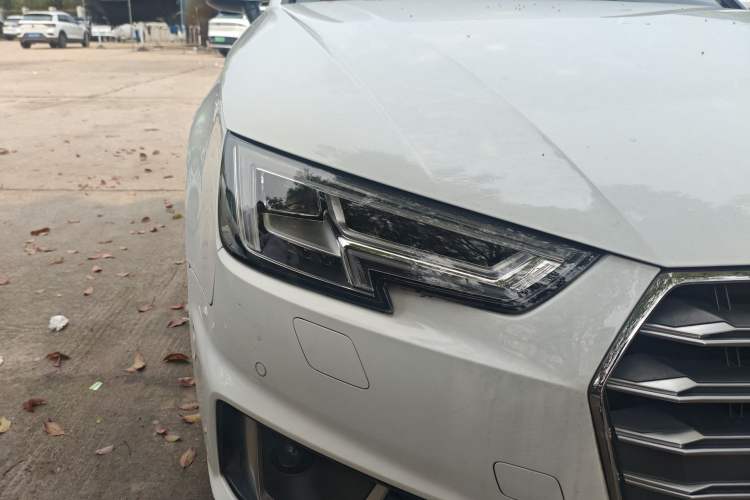 Used Audi A4L 2019 40 TFSI Fashion Edition China VI Emission Standard Right Front Headlight