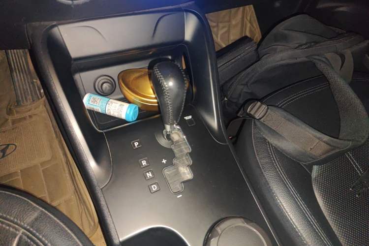 Used Hyundai ix35 2010 2.0L Automatic Two-Wheel Drive Elite Edition GLS Gear Lever