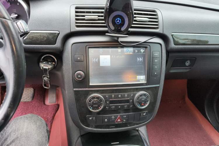 Used Mercedes-Benz R-Class 2017 R 320 4MATIC Business Edition Prestige Model