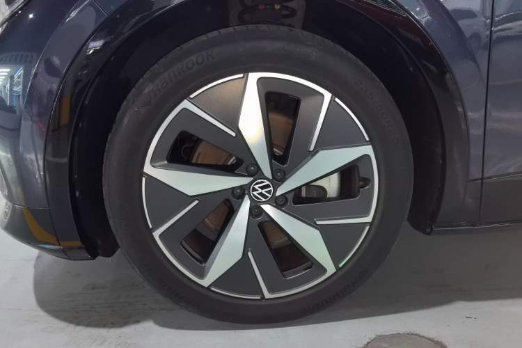 Used Volkswagen ID.4 CROZZ 2022 Long-Range Lite PRO Edition Left Front Wheel Hub